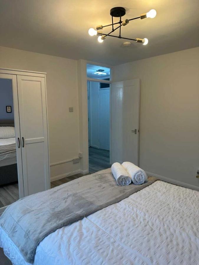Stylish Apartment At Carlton Grove Londra Exterior foto